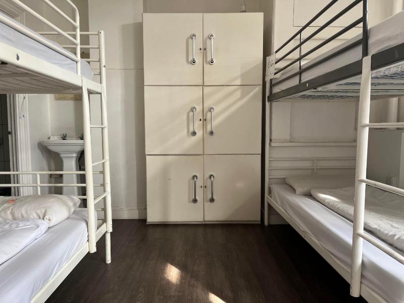 Bed in 6-Bed Mixed Dormitory Room image 1