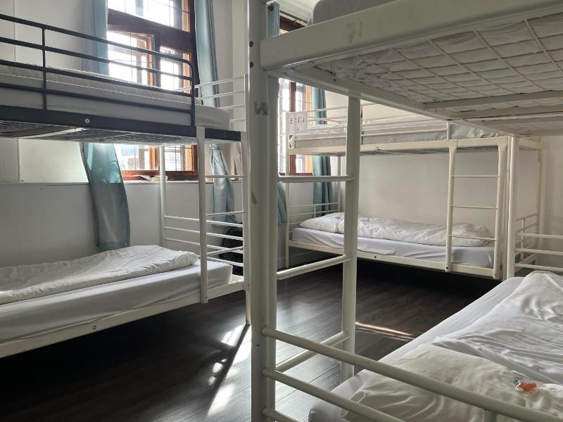 Bed in 6-Bed Mixed Dormitory Room image 3