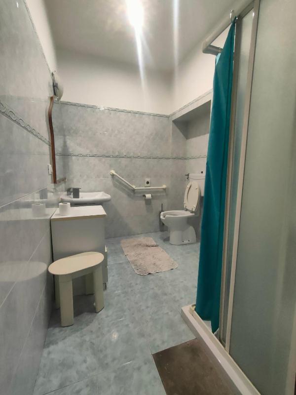 Standard Single Room with Shared Bathroom image 3