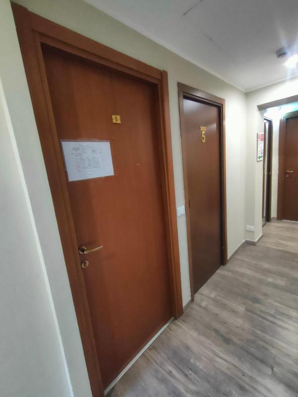 Standard Single Room with Shared Bathroom image 4