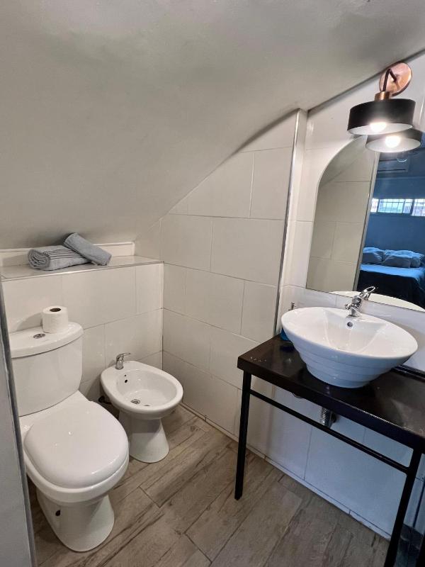 Monoambiente en zona residencial - image 9