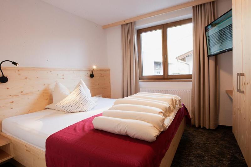 One-Bedroom Apartment with Balcony (4 Adults) image 1