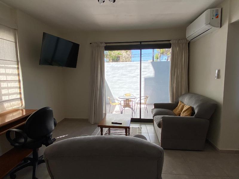 Excepcional apartamento con patio cochera y parrilla en el centro - image 6