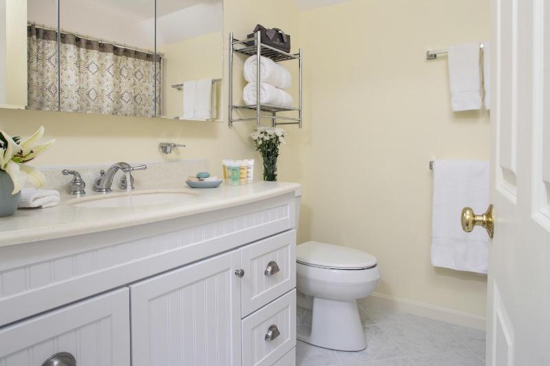 Standard Queen Room image 2