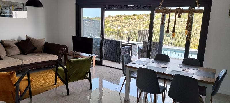 Apartman Retro with heated pool and gym for 8 - image 20