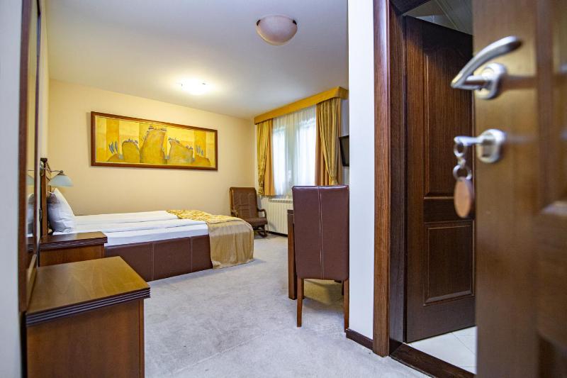 Studio Apartment image 4