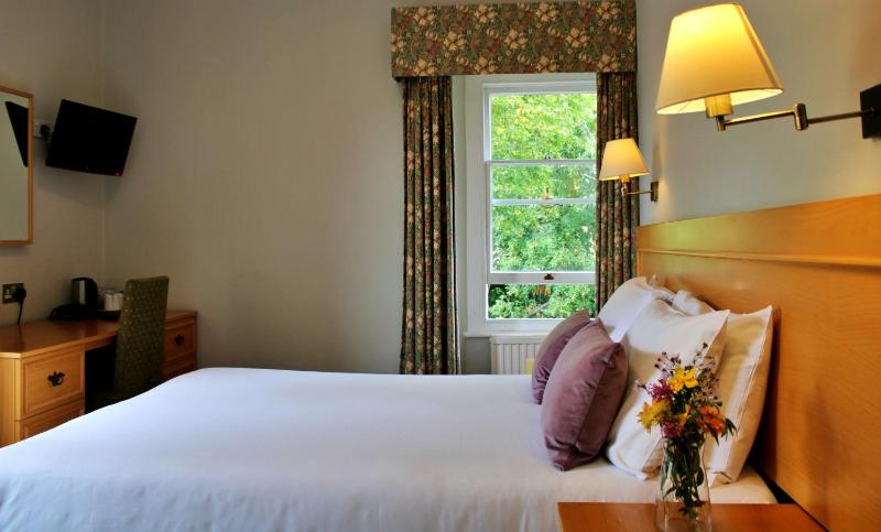 Standard Double Room image 1