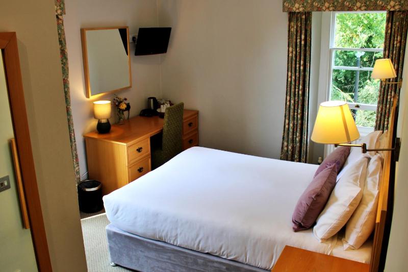 Standard Double Room image 3
