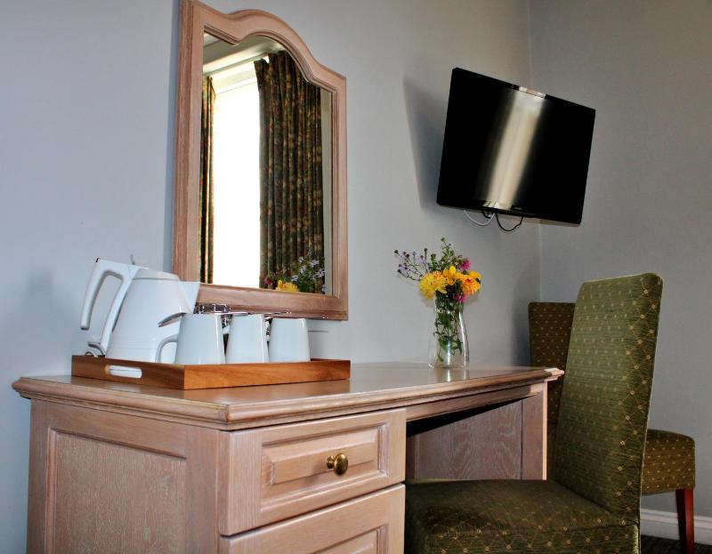 Family Room image 2