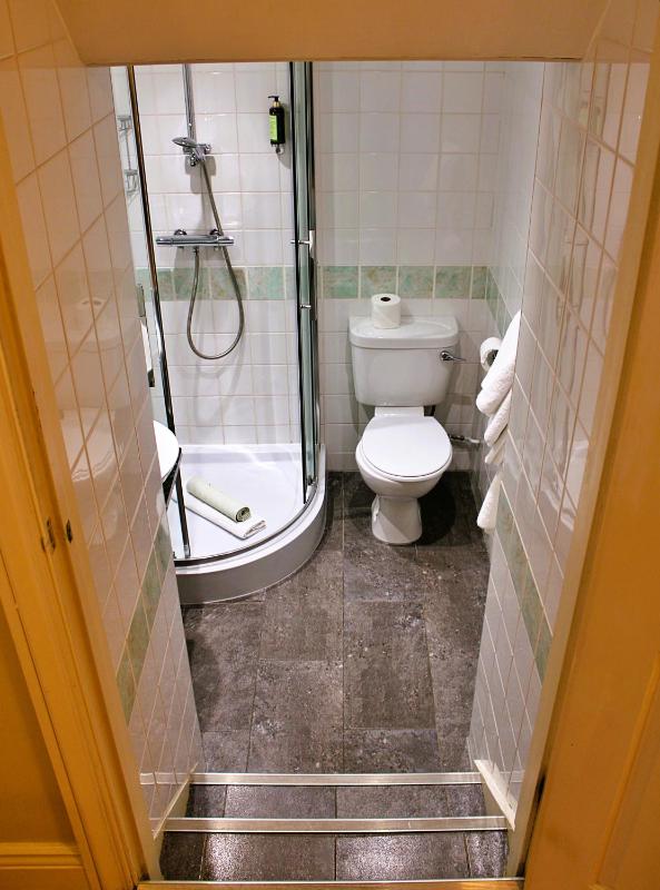 Small Double Room image 2