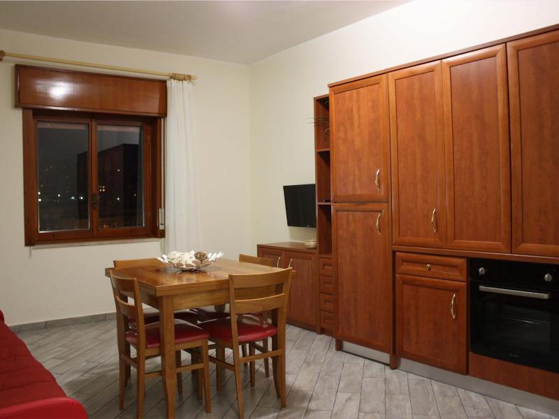 One-Bedroom Standard Apartment image 3