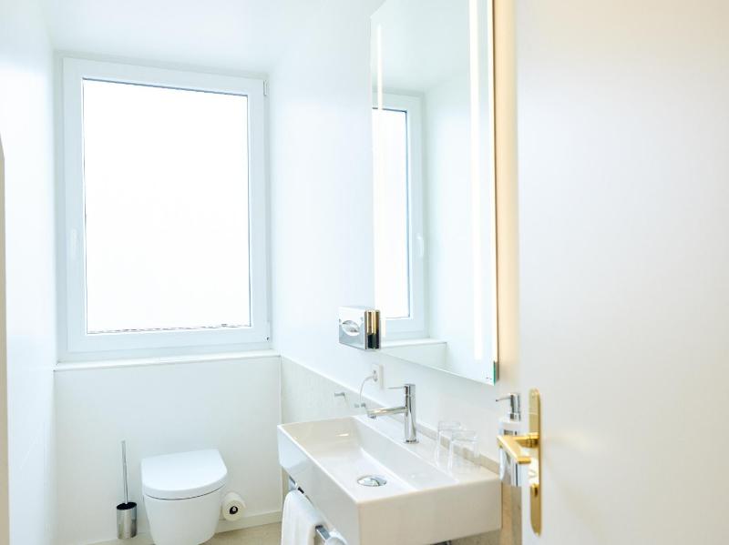 Deluxe Double Room image 4