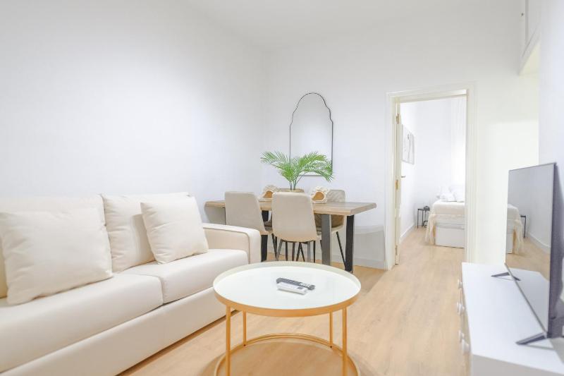 For You Rentals Bonito y coqueto apartamento en Vallecas CAU231D Images