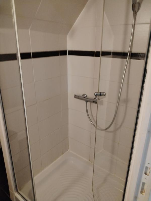One-Bedroom Apartment image 3