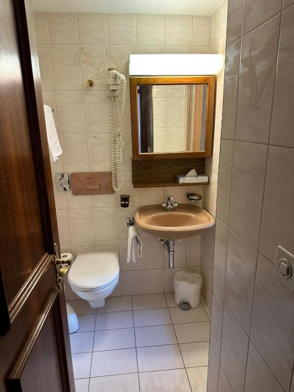 Small Single Room image 4