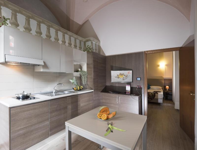 One-Bedroom Apartment with Terrace (2 Adults) image 4