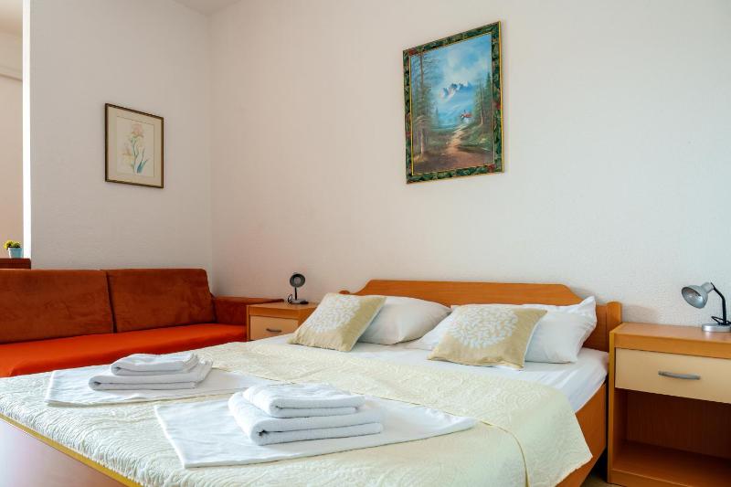 Sea view Apartment Studio for 2-3 people - close to commodities - image 17