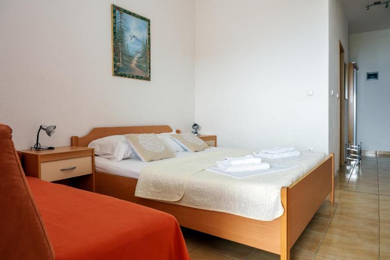 Sea view Apartment Studio for 2-3 people - close to commodities - image 10