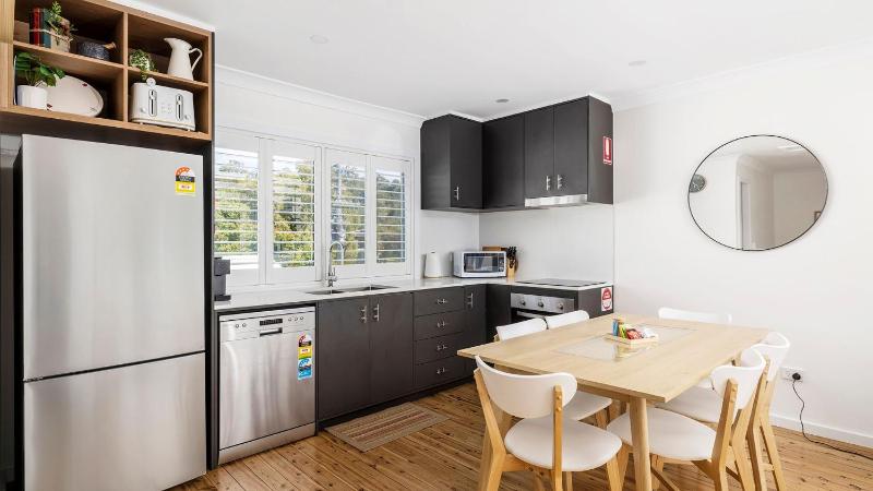 Shoal Bay Beach House Three - image 9