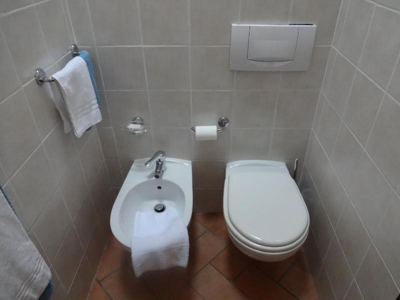 Single Room image 2
