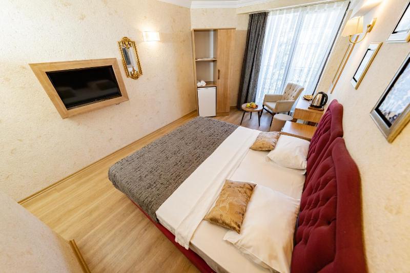Budget Double Room image 2