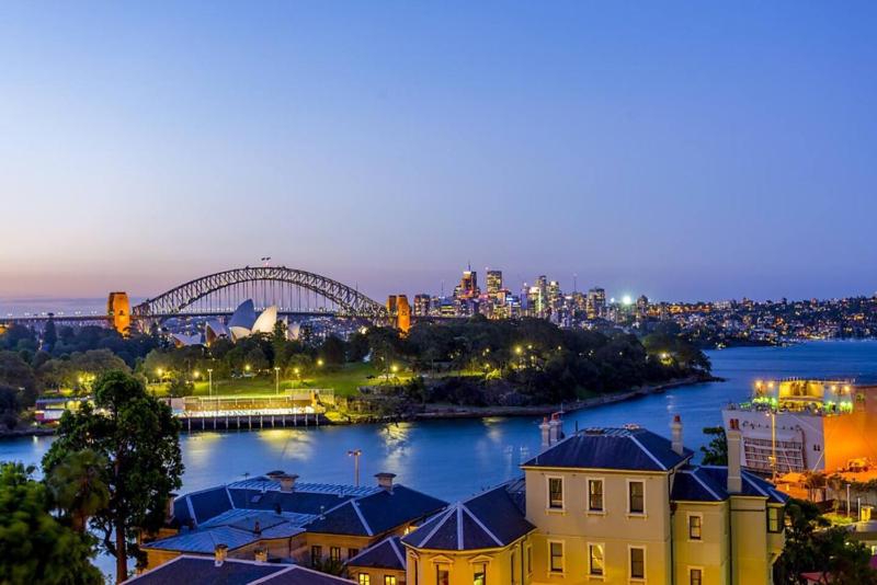Best Sydney Views from Potts Point with Rooftop Pool - image 11