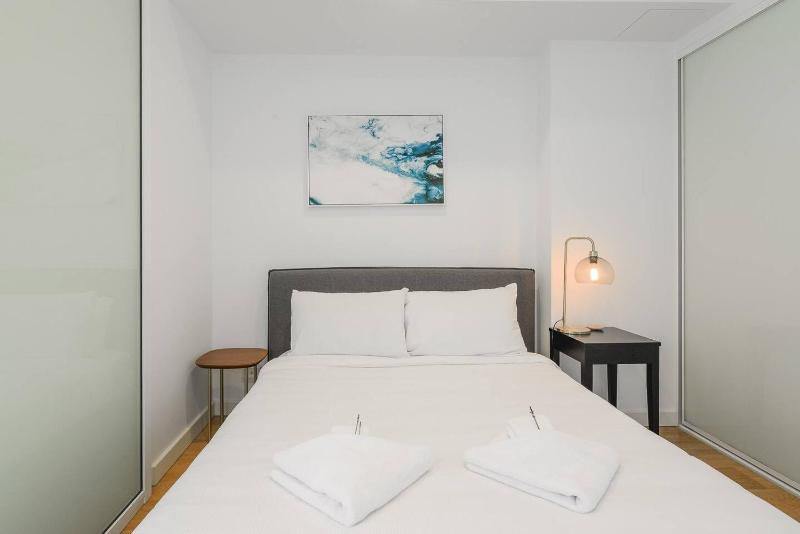 Lush Modern Sanctuary in the Heart of Surry Hills - image 13