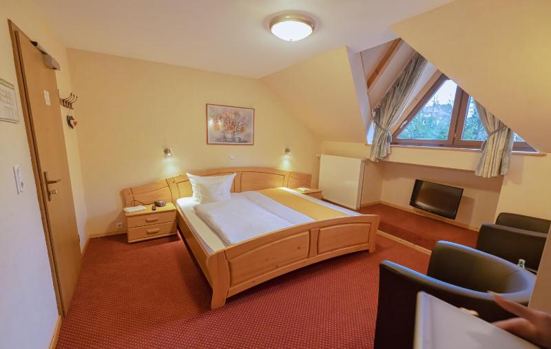 Single Room image 4