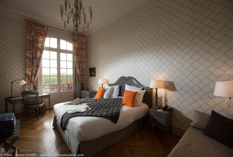 Charm Double Room image 4