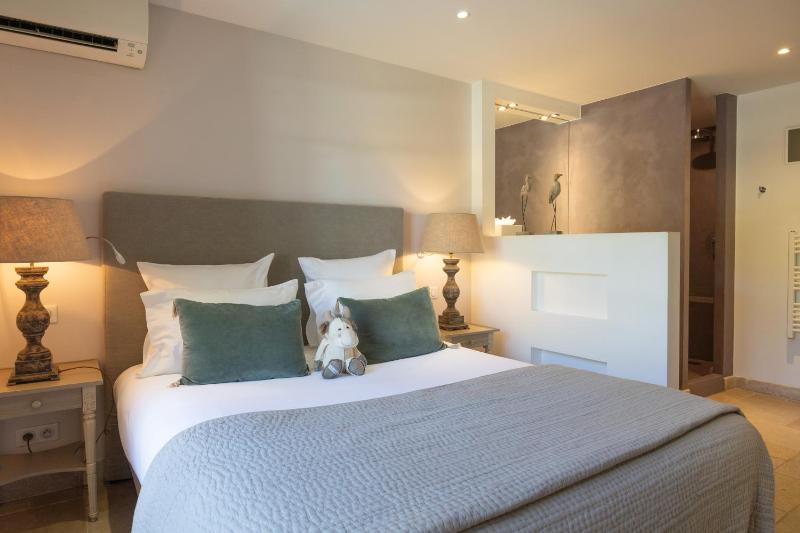 Small Double Room image 4