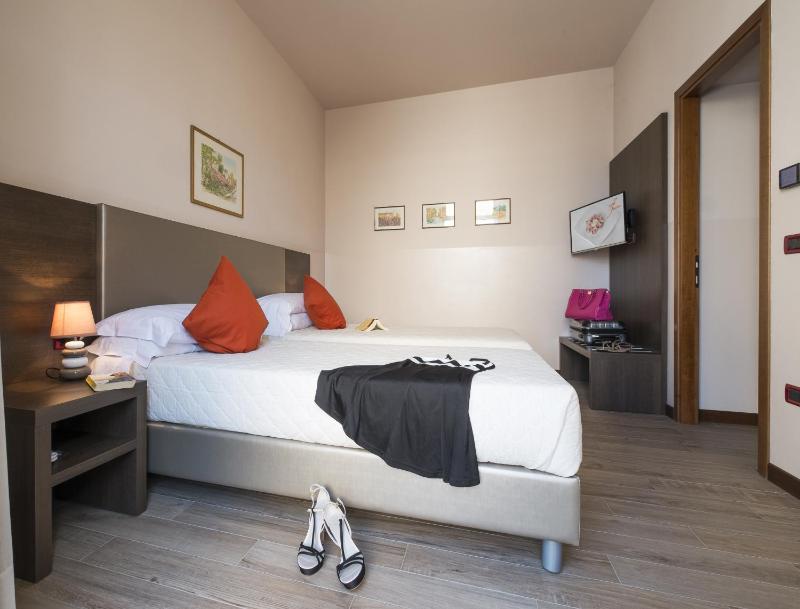 One-Bedroom Apartment (4 Adults) image 2