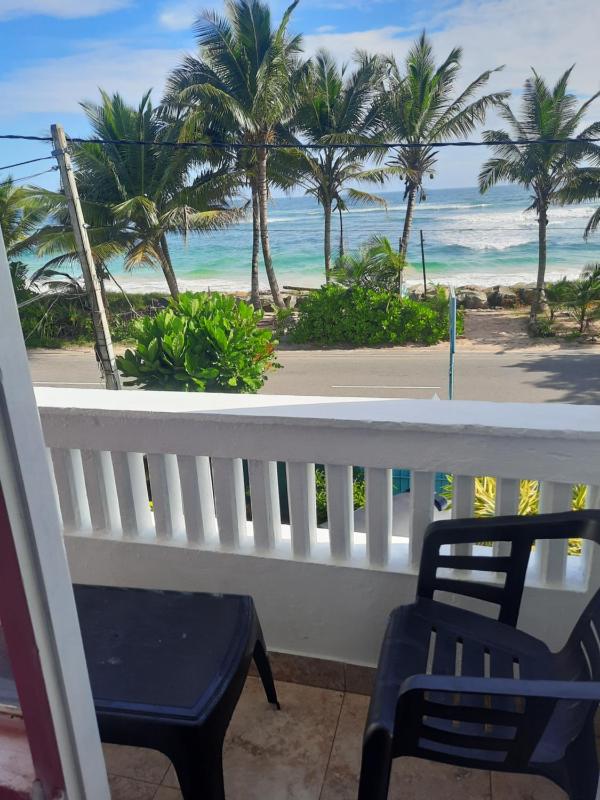 White Surfing Beach Resort - image 1