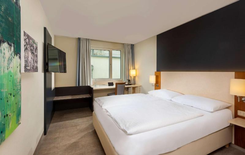 Superior Double or Twin Room image 1