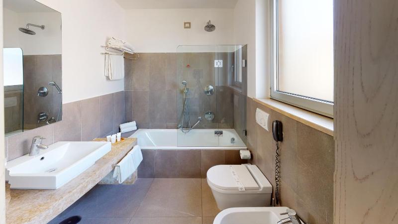 Single Room with Balcony image 1