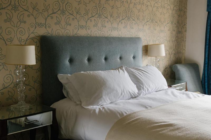 Standard Double Room image 2