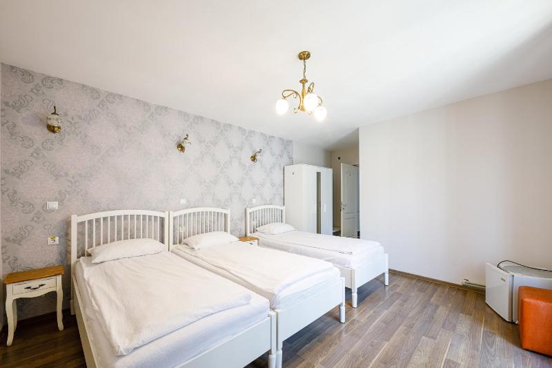 Triple Room image 3