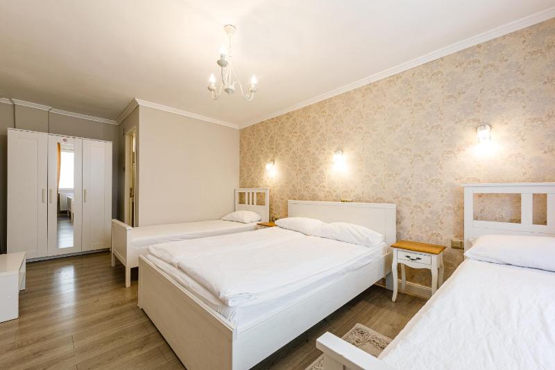 Quadruple Room image 1