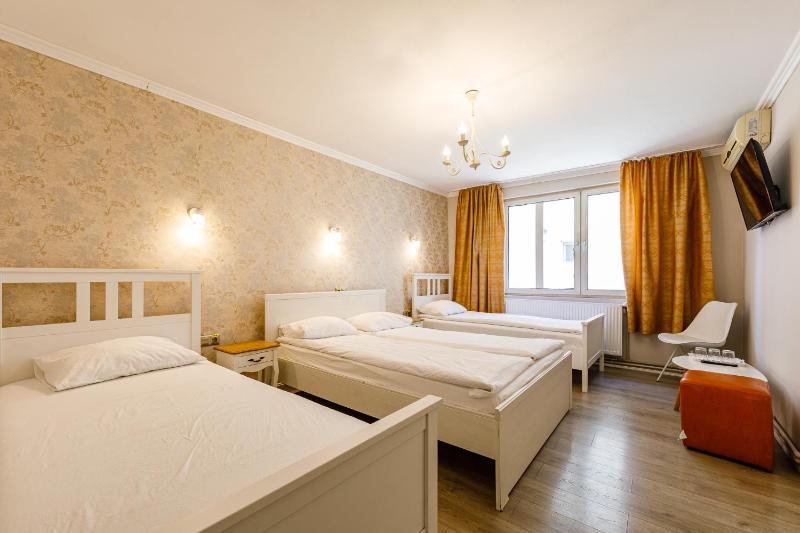 Quadruple Room image 3