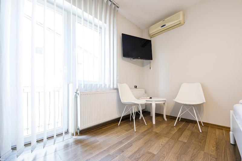 Superior Double Room image 4