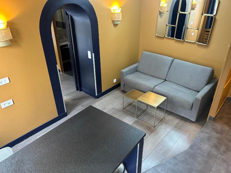 One-Bedroom Apartment image 4