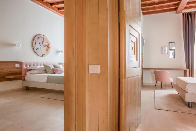 Executive Suite image 3