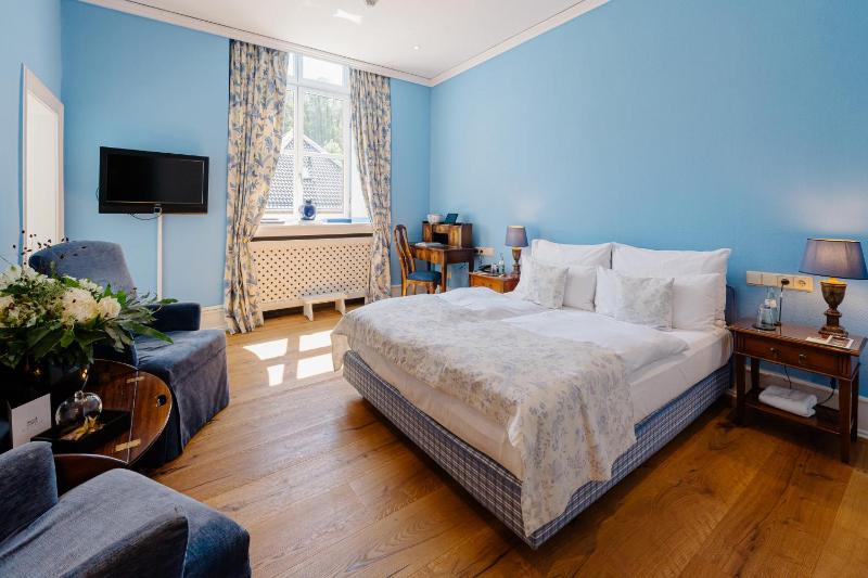 Classic Double Room image 1