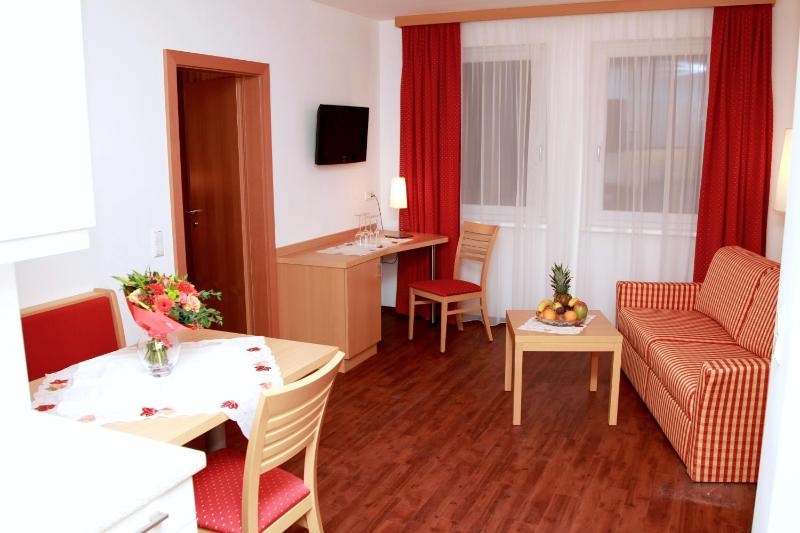 One-Bedroom Apartment image 4