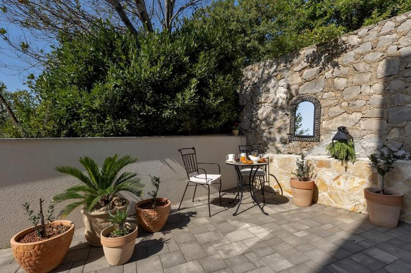 Luxury villa Mae in Makarska pool and gym - image 14
