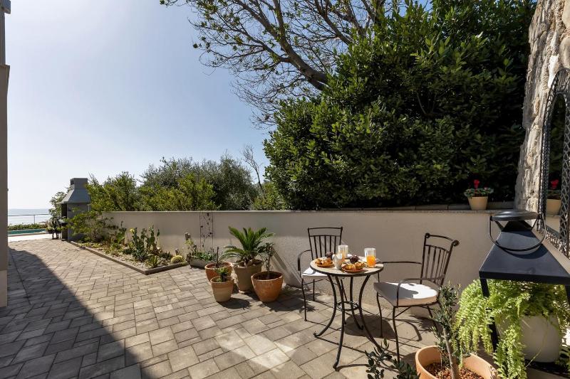 Luxury villa Mae in Makarska pool and gym - image 9