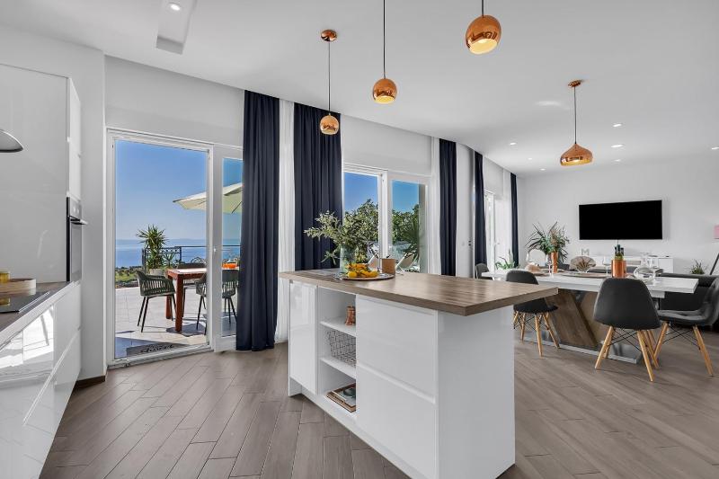 Luxury villa Mae in Makarska pool and gym - image 15