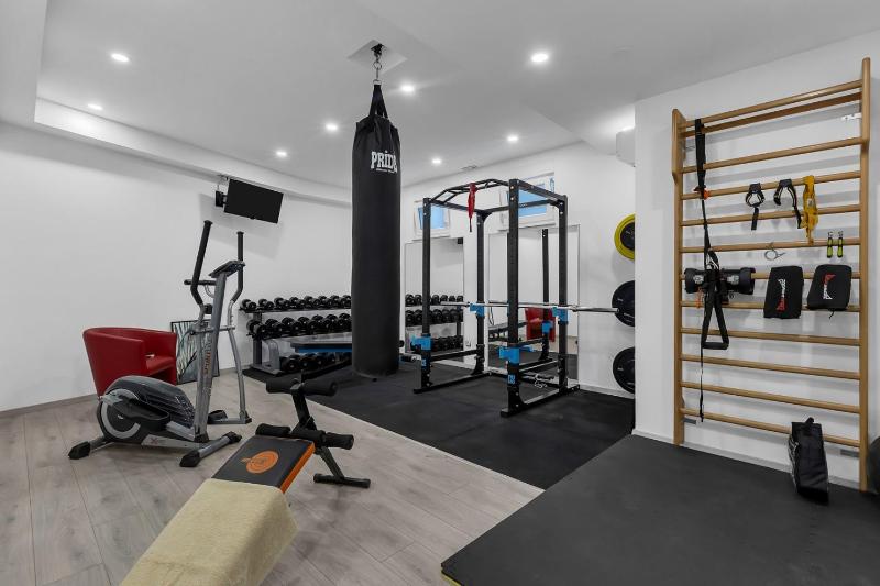 Luxury villa Mae in Makarska pool and gym - image 11