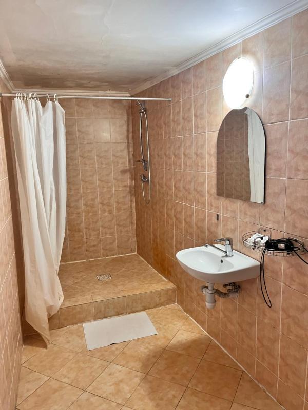 Standard Quadruple Room image 3