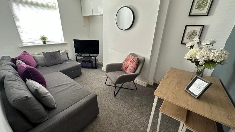 Three-Bedroom Townhouse image 2