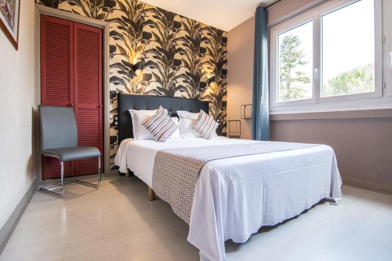 Standard Double Room image 4